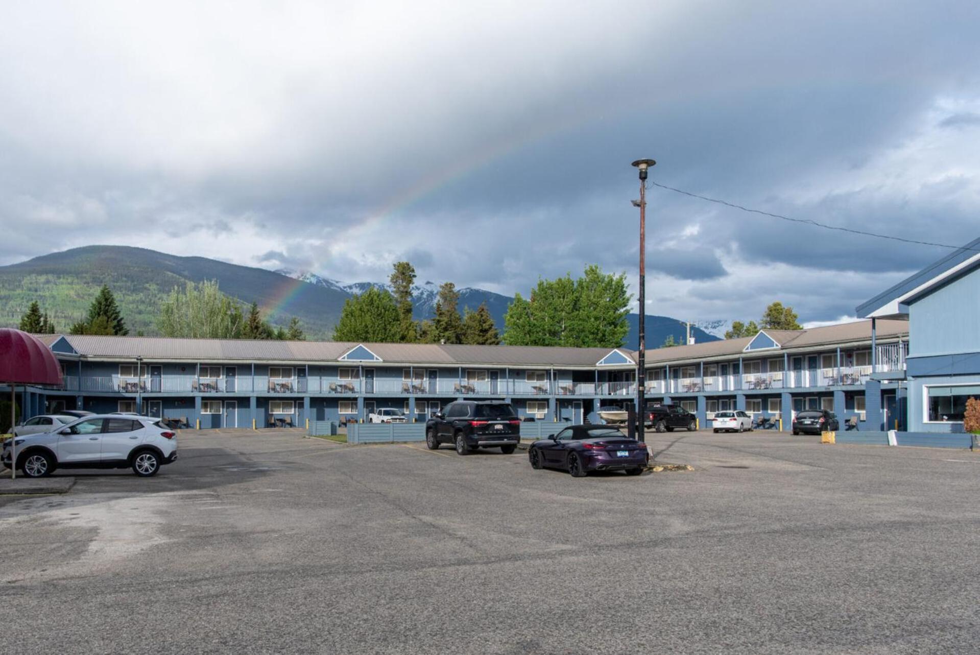 Valemount Vacation Inn Dış mekan fotoğraf